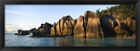 Framed Rock formations at the waterfront, Anse Source D&#39;argent Beach, La Digue Island, Seychelles Print