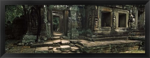 Framed Ruins of a temple, Banteay Kdei, Angkor, Cambodia Print