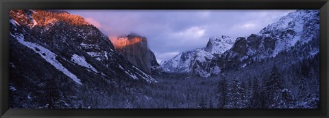 Framed Sunlight falling on a mountain range, Yosemite National Park, California, USA Print