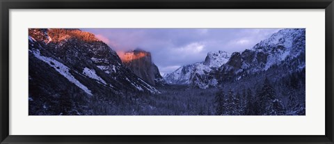 Framed Sunlight falling on a mountain range, Yosemite National Park, California, USA Print