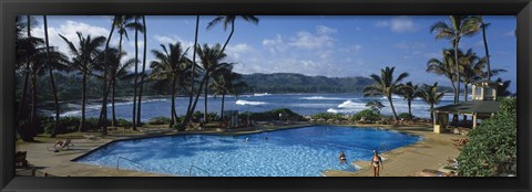 Framed Tourists at an infinity pool, Hawaii, USA Print