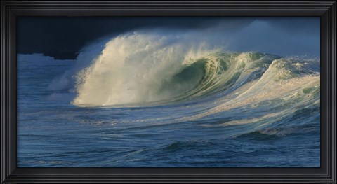 Framed Waves breaking in the pacific ocean, Waimea Bay, Oahu, Hawaii, USA Print