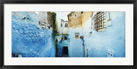 Framed Narrow streets of the medina are all painted blue, Chefchaouen, Morocco Print