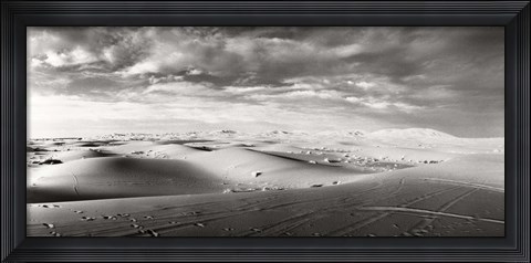 Framed Sahara Desert landscape, Morocco (black and white) Print