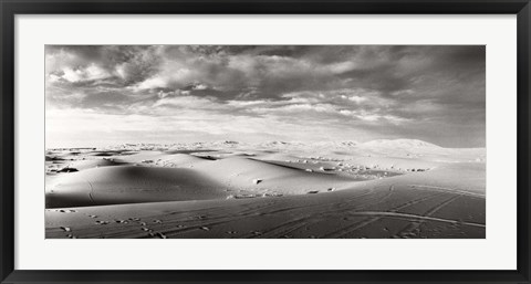 Framed Sahara Desert landscape, Morocco (black and white) Print