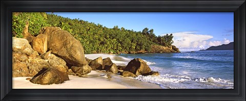 Framed Rocks on a small beach on North Island, Seychelles Print