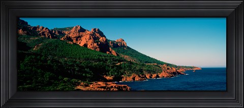 Framed Red rocks in the late afternoon summer light at coast, Esterel Massif, French Riviera, Provence-Alpes-Cote d&#39;Azur, France Print