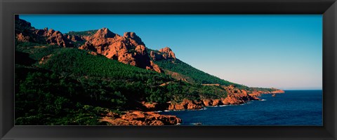 Framed Red rocks in the late afternoon summer light at coast, Esterel Massif, French Riviera, Provence-Alpes-Cote d&#39;Azur, France Print