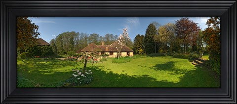 Framed Millstream cottages, Egerton, Kent, England Print