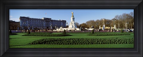 Framed Queen Victoria Memorial at Buckingham Palace, London, England Print
