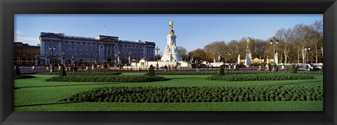 Framed Queen Victoria Memorial at Buckingham Palace, London, England Print