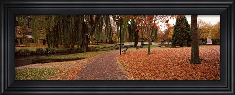 Framed Park at banks of the Avon River, Christchurch, South Island, New Zealand Print