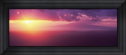 Framed Sunset over the pacific ocean, Hawaii Print