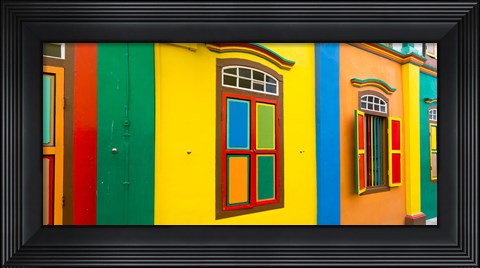 Framed Colorful building in Little India, Singapore Print