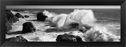 Framed Waves breaking on the coast, Santa Cruz, California (black and white) Print