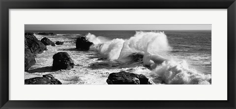 Framed Waves breaking on the coast, Santa Cruz, California (black and white) Print