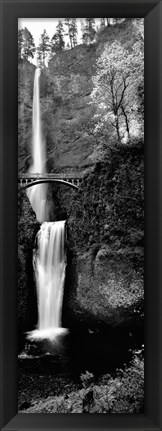 Framed Footbridge in front of a waterfall, Multnomah Falls, Columbia River Gorge, Multnomah County, Oregon (black and white) Print