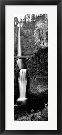 Framed Footbridge in front of a waterfall, Multnomah Falls, Columbia River Gorge, Multnomah County, Oregon (black and white) Print