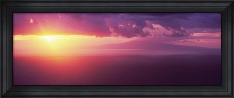 Framed Sunset over the pacific ocean, Hawaii Print
