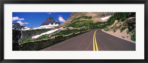 Framed Going-to-the-Sun Road at US Glacier National Park, Montana, USA Print