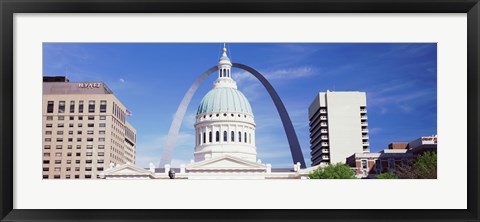 Framed Government building surrounded by Gateway Arch, Old Courthouse, St. Louis, Missouri, USA Print