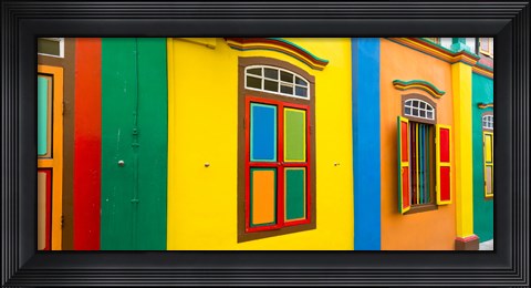 Framed Colorful building in Little India, Singapore Print