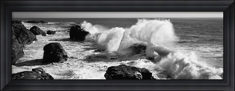 Framed Waves breaking on the coast, Santa Cruz, California (black and white) Print