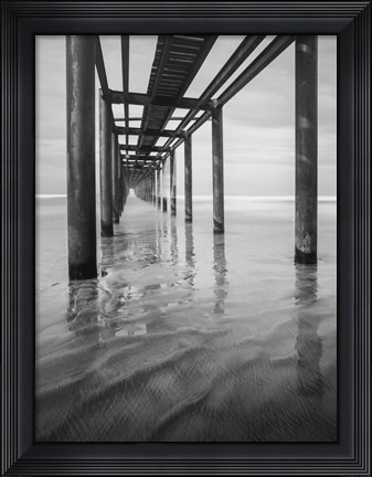 Framed Muelle en Acapulco BW Print