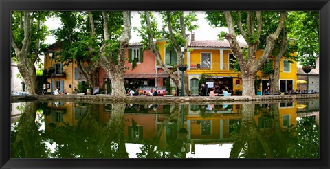 Framed Market at the waterfront, Place de l&#39;Etang, Cucuron, Vaucluse, Provence-Alpes-Cote d&#39;Azur, France Print