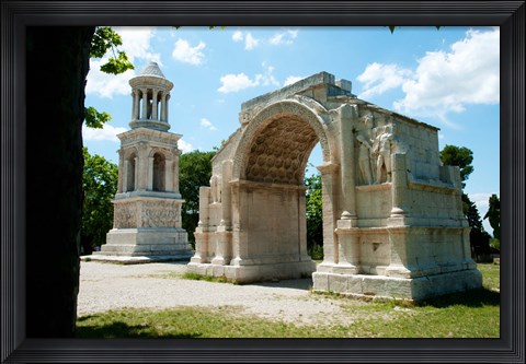 Framed Roman mausoleum and triumphal arch at Glanum, St.-Remy-De-Provence, Bouches-Du-Rhone, Provence-Alpes-Cote d&#39;Azur, France Print