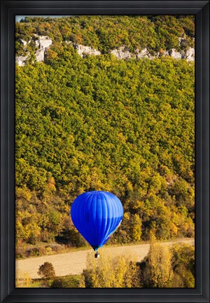 Framed Elevated view of hot air balloon over Dordogne River Valley, Castelnaud-la-Chapelle, Dordogne, Aquitaine, France Print