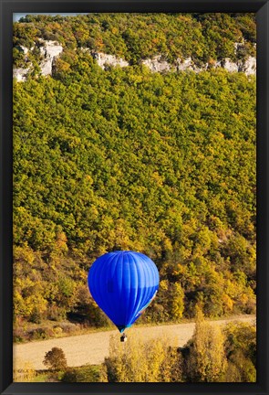 Framed Elevated view of hot air balloon over Dordogne River Valley, Castelnaud-la-Chapelle, Dordogne, Aquitaine, France Print