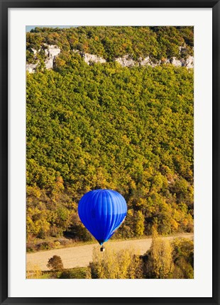 Framed Elevated view of hot air balloon over Dordogne River Valley, Castelnaud-la-Chapelle, Dordogne, Aquitaine, France Print