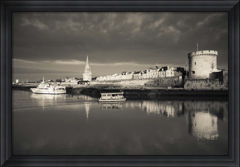 Framed Tour de la Lanterne, La Rochelle, Charente-Maritime, Poitou-Charentes, France (black and white) Print