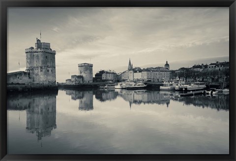 Framed Tour St-Nicholas, Old Port, La Rochelle, Charente-Maritime, Poitou-Charentes, France (black and white) Print