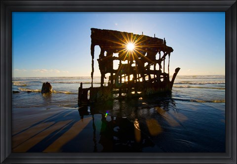 Framed Peter Iredale Shipwreck, Fort Stevens, Oregon, USA Print