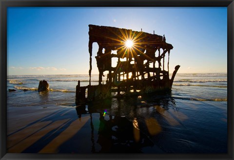 Framed Peter Iredale Shipwreck, Fort Stevens, Oregon, USA Print