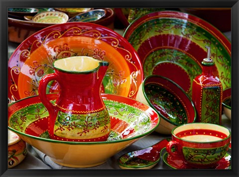 Framed Pottery for sale at a market stall, Lourmarin, Vaucluse, Provence-Alpes-Cote d&#39;Azur, France Print