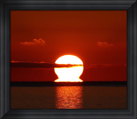 Framed omega-shaped sunrise above the water in Buenos Aires, Argentina Print