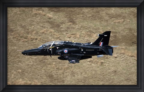 Framed Hawk T2 jet trainer aircraft of the Royal Air Force Print