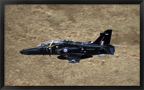 Framed Hawk T2 jet trainer aircraft of the Royal Air Force Print