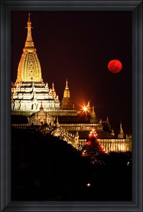 Framed Asia, Myanmar, Bagan, moon rising over Ananda temple Print