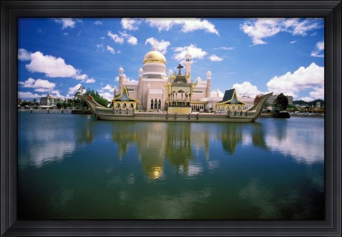 Framed Brunei, Sultan Omar Ali Saifuddin Mosque Print