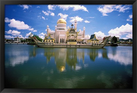 Framed Brunei, Sultan Omar Ali Saifuddin Mosque Print