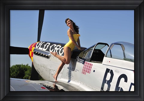 Framed Beautiful 1940&#39;s style pin-up girl posing with a P-51 Mustang Print