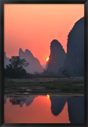 Framed Karst Hills Along the River Bank, Li River, Yangshuo, Guangxi, China Print