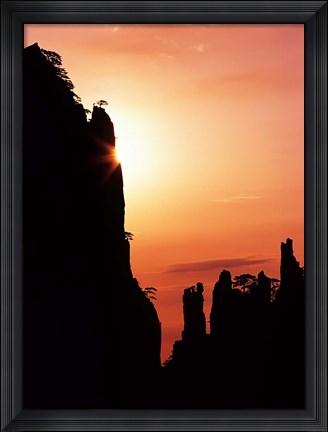 Framed Sunburst on Craggy Huangshan Peaks, Anhui, China Print