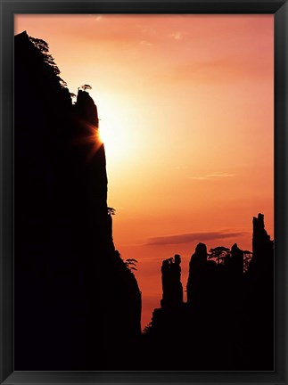 Framed Sunburst on Craggy Huangshan Peaks, Anhui, China Print