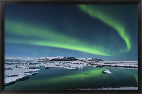 Framed Northern Lights over the Glacier Lagoon in Iceland Print