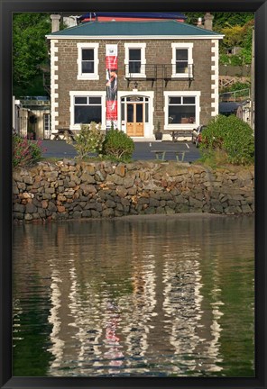 Framed Careys Bay Hotel, Careys Bay, Port Chalmers, Dunedin, New Zealand Print